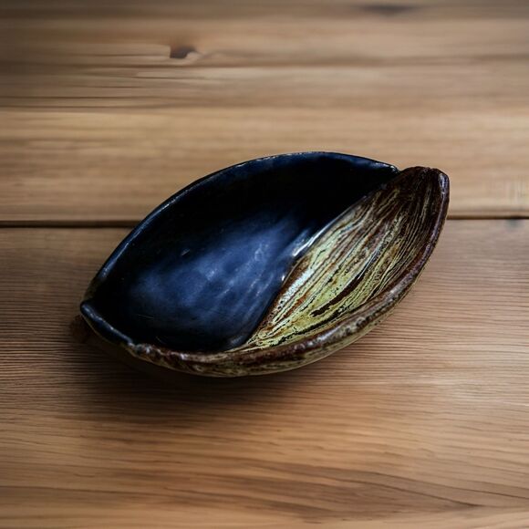 Studio Pottery Two-Tone Ceramic Leaf Catchall Bowl With Signature & Stamp